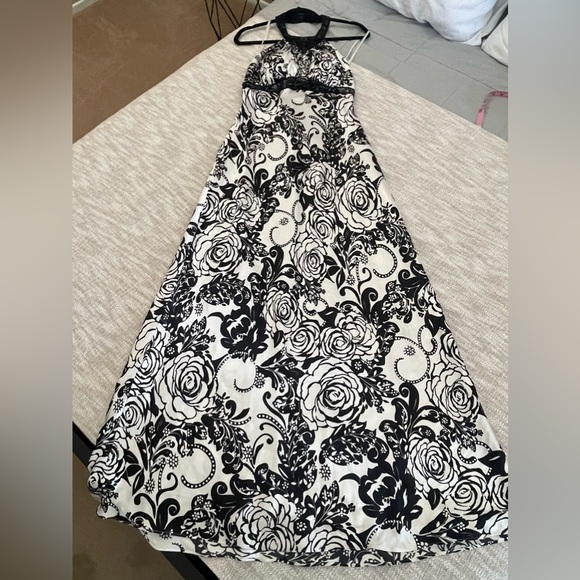 Formal Black and White Dress by Betsy & Adam - Picture 13 of 16